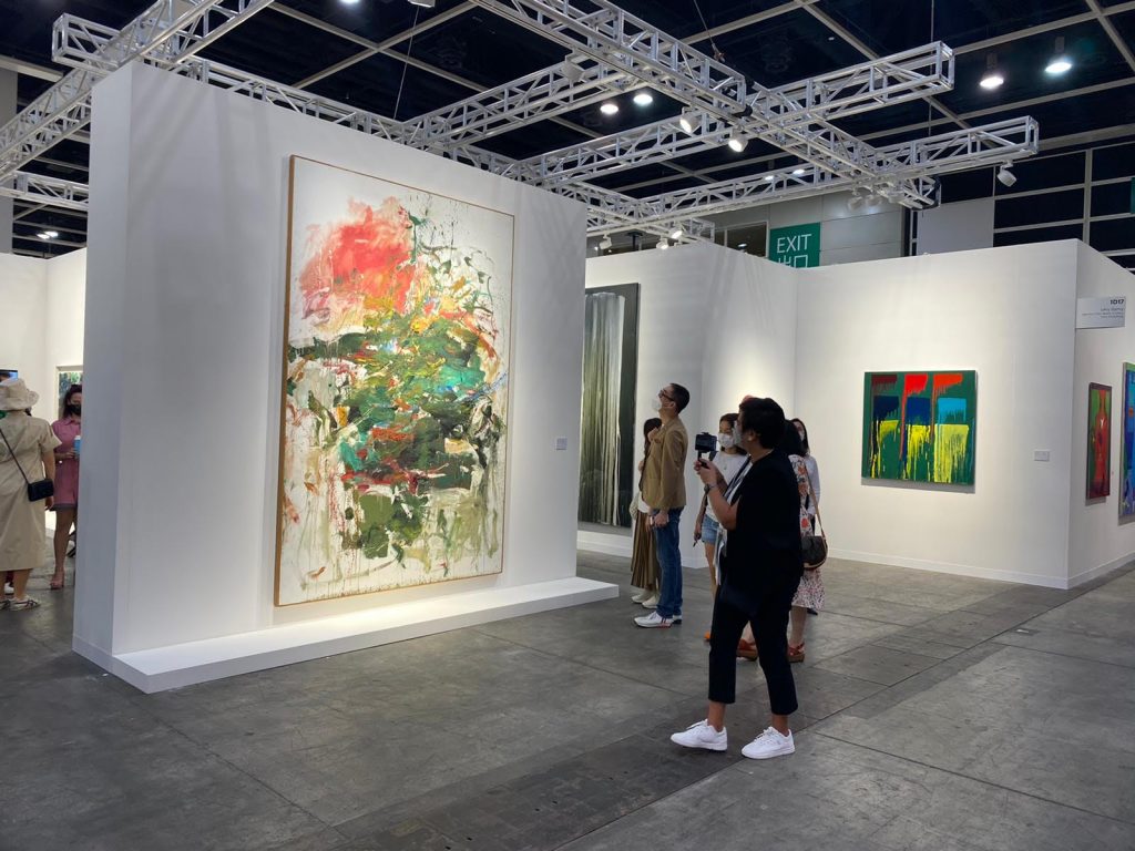 This New Art Gallery At Paragon Sells Artworks By Size At Affordable Prices  — So That Even First-Time Art Buyers Won't Feel Intimidated - TODAY