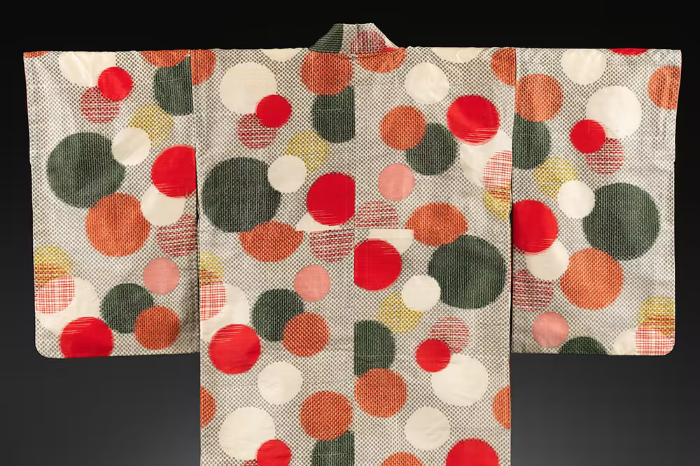 Meisen kimono with water droplets (c. 1930–40), Japan, detail. Photo by Paul Lachenauer; ©Metropolitan Museum of Art, New York.