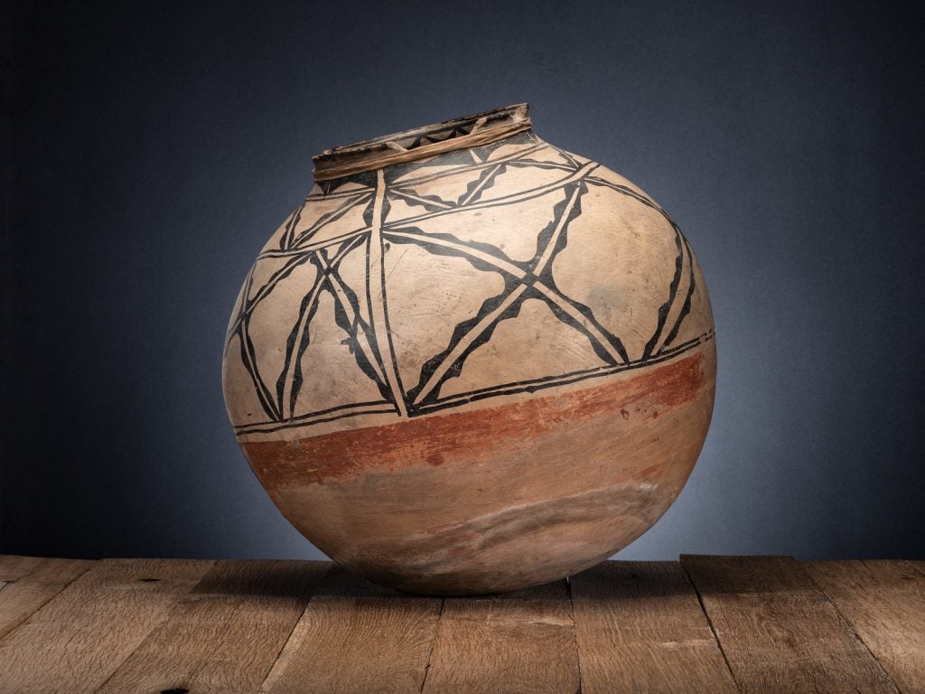 Large Cochiti pottery storage jar from the collection of Forrest Fenn, estimated at $20,000 to $30,000. Photo courtesy of Hindman, Chicago. 