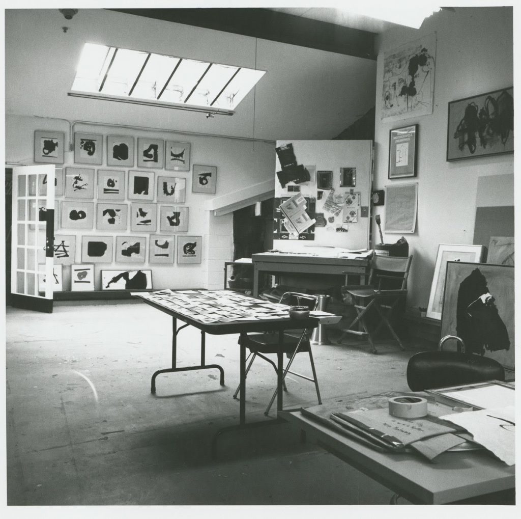 Robert Motherwell’s studio in Greenwich, Connecticut, January 1986. Photo by Renate Ponsold, courtesy of Kasmin, New York.