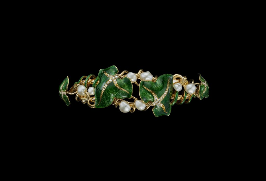 Jules Fossin (1808–69) ivy-leaf bracelet (ca. 1847) in diamonds, enamel, and natural pearls. Courtesy of Chaumet.