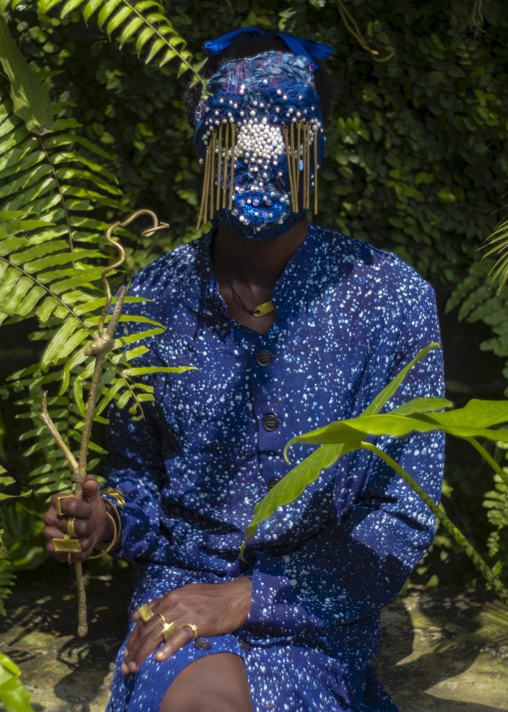 A look from Lagos Space Programme's 2021 Aso Lànkí, Kí Ató Ki Ènìyàn (‘We greet dress before we greet its wearer’) collection, by designer Adeju Thompson. Photo: © Kadara Enyeasi.