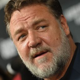 Russell Crowe Puts the News on Paper, and Other Artifacts - The