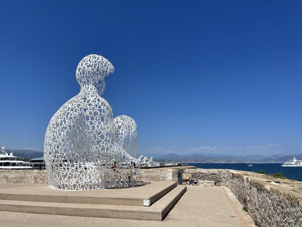 Jaume Plensa, Nomade (2010), commissioned for Musée Picasso by the City of Antibes. Photo: Vivienne Chow.