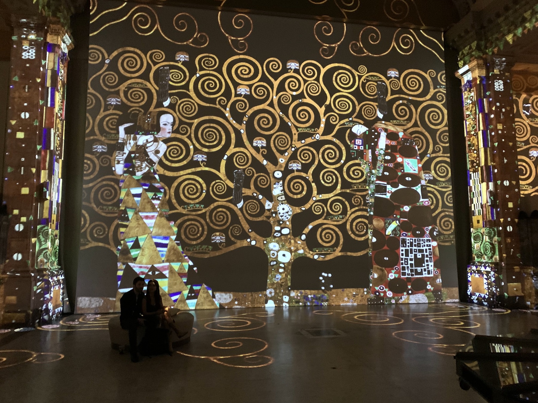 Here’s A Look Inside New York’s New Immersive Gustav Klimt Attraction