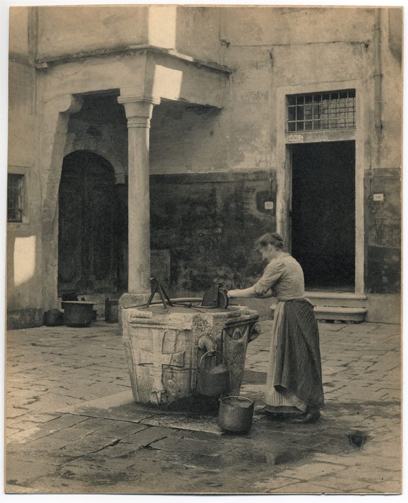 Alfred Stieglitz, A Venetian Courtyard (1894). Jeff Sedlik purchased a faded platinum print of this image at auction and discovered this second perfectly preserved print hidden inside the frame.