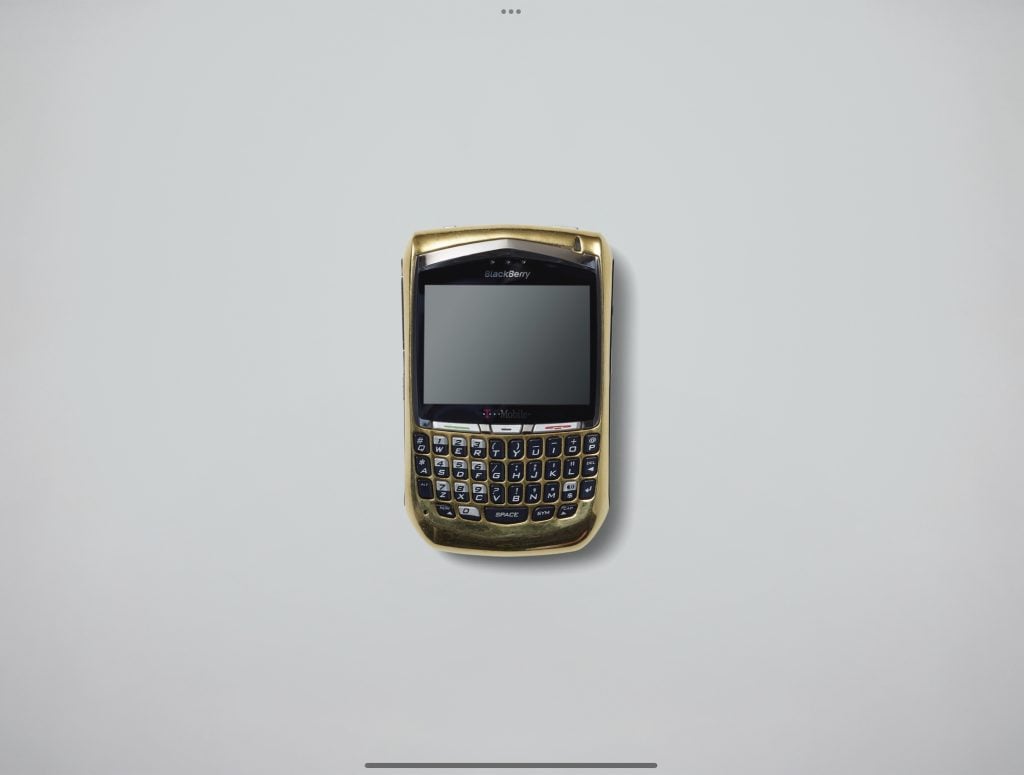 Jacob & Co. Custom 18K Yellow Gold Encased Blackberry 8700 series (c. 2006). Courtesy Joopiter. 