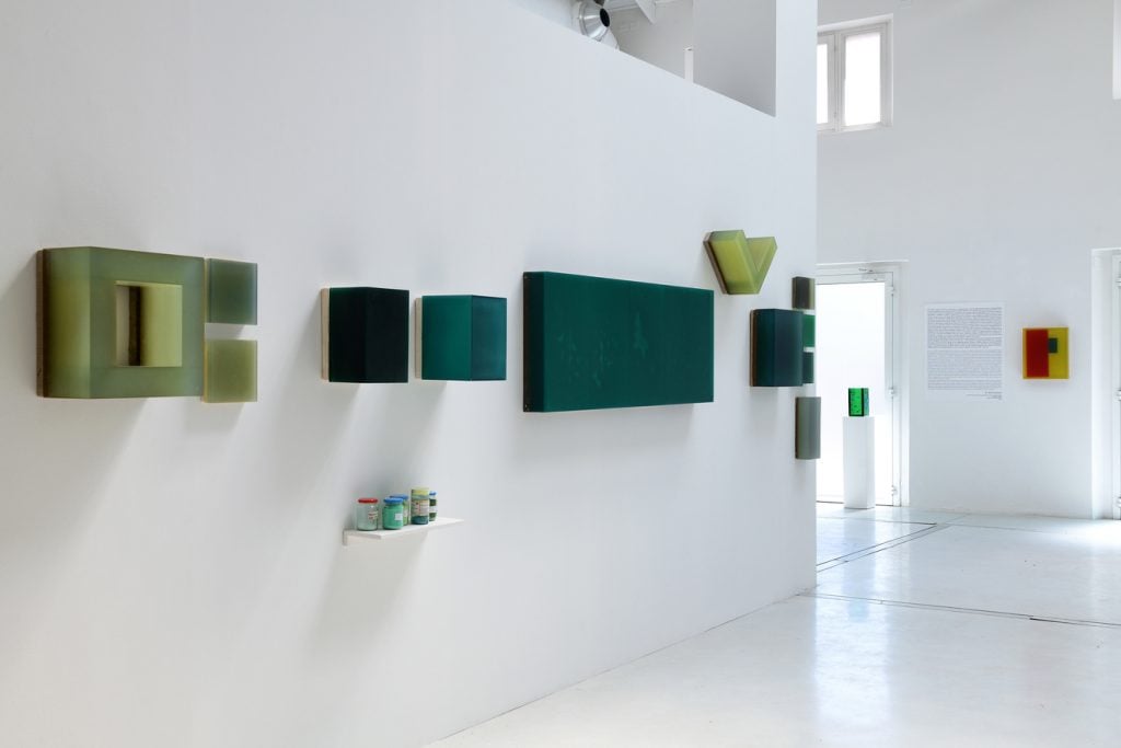 Installation view of "Herbert Hamak: Kobalt Grün, Permanent Rot, Ultramarinblau Dunkel, Permanent Gelb" at La Studio la Città, Verona, Italy.
