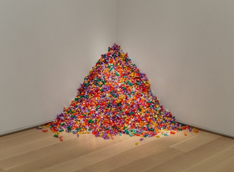 The Art Institute of Chicago Has Been Accused of Erasing Felix Gonzalez ...