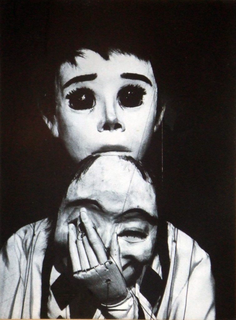 Daniel Frasnay, Marionette (1950. Courtesy of Galerie Julian Sander, Cologne.
