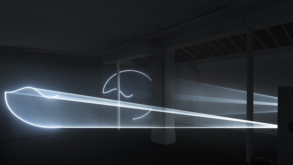 Anthony McCall, Leaving (With Two-Minute Silence) (2009). Courtesy Galerie Martine Aboucaya, Galerie Thomas Zander. Photo: François Doury.