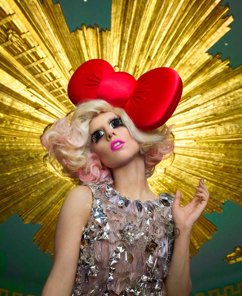 Markus Klinko, Lady Gaga, Hello Kitty (2009). Courtesy of Pop International.