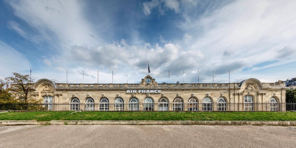 Paris's Gare des Invalides train station, most recently the headquarters of Air France, will become the Giacometti Museum and School. Photo by Luc Castel.