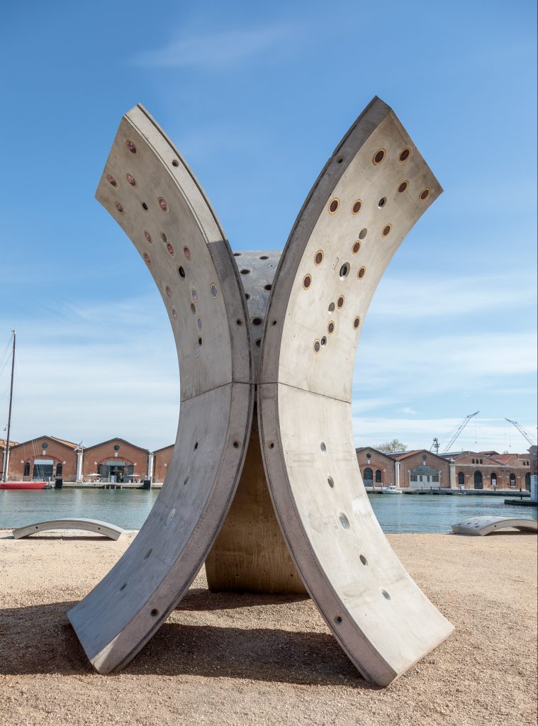 Virginia Overton's Venice piece, Untitled (tulip), 2022, Reinforced concrete, brass, and glass © Virginia Overton. Photo © White Cube, Bortolami Gallery, Galerie Francesca Pia (Francesco Allegretto)