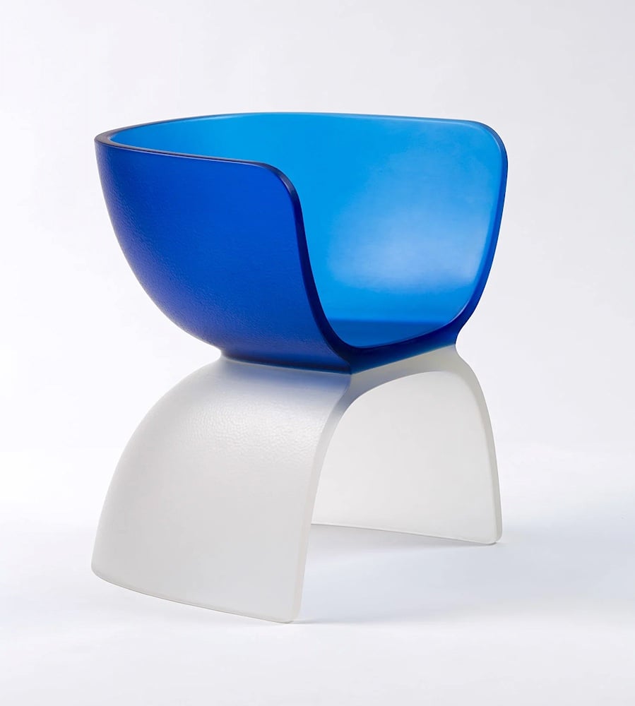 Marc Newson, Blue Glass Chair (2017). Photo: Jaroslav Kvíz, courtesy of Gagosian.