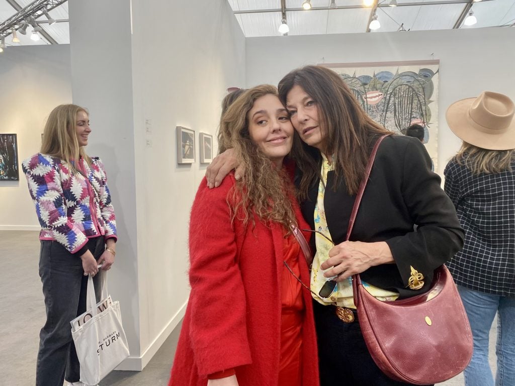 Catherine Keener with a fan at Frieze Los Angeles 2023. Photo by Sarah Cascone. 