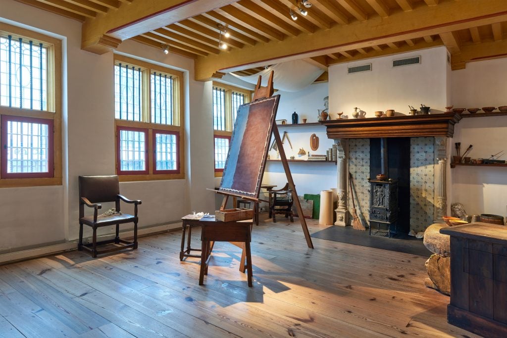 A recreation of Rembrandt's studio at the Rembrandthuis. Photo courtesy of the Rembrandthuis. 