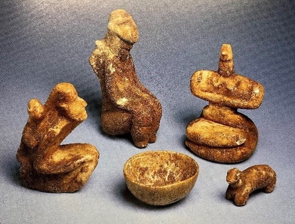 A looted Neolithic Family Group (5000–3500 B.C.E.) from the collection of Shelby White that had been on loan to New York's Metropolitan Museum of Art has been returned to Greece. Photo courtesy of the Manhattan District Attorney’s Office.