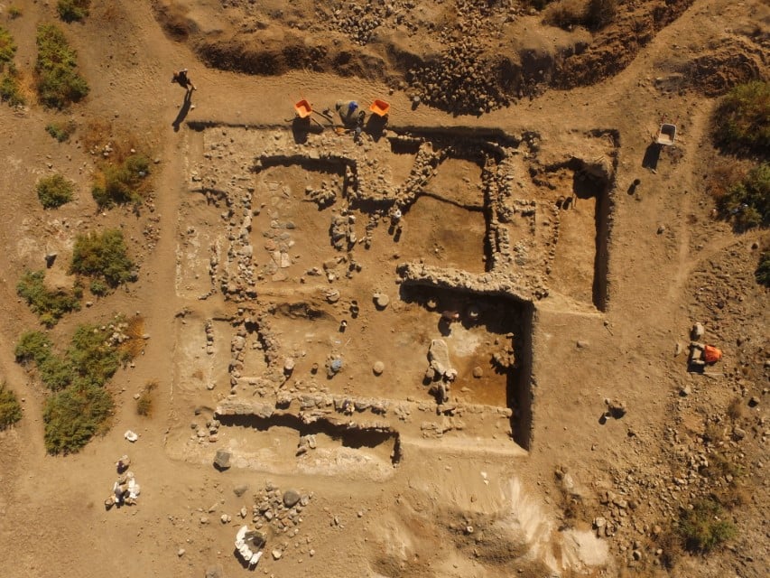 An aerial shot of excavations at the Metsamor necropolis. Photo courtesy of the Polish Centre of Mediterranean Archaeology and the University of Warsaw.