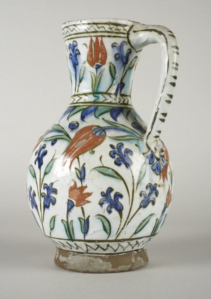 Jug with tulip decoration, 16th century, Ottoman Empire. Collection of the Princeton University Art Museum.