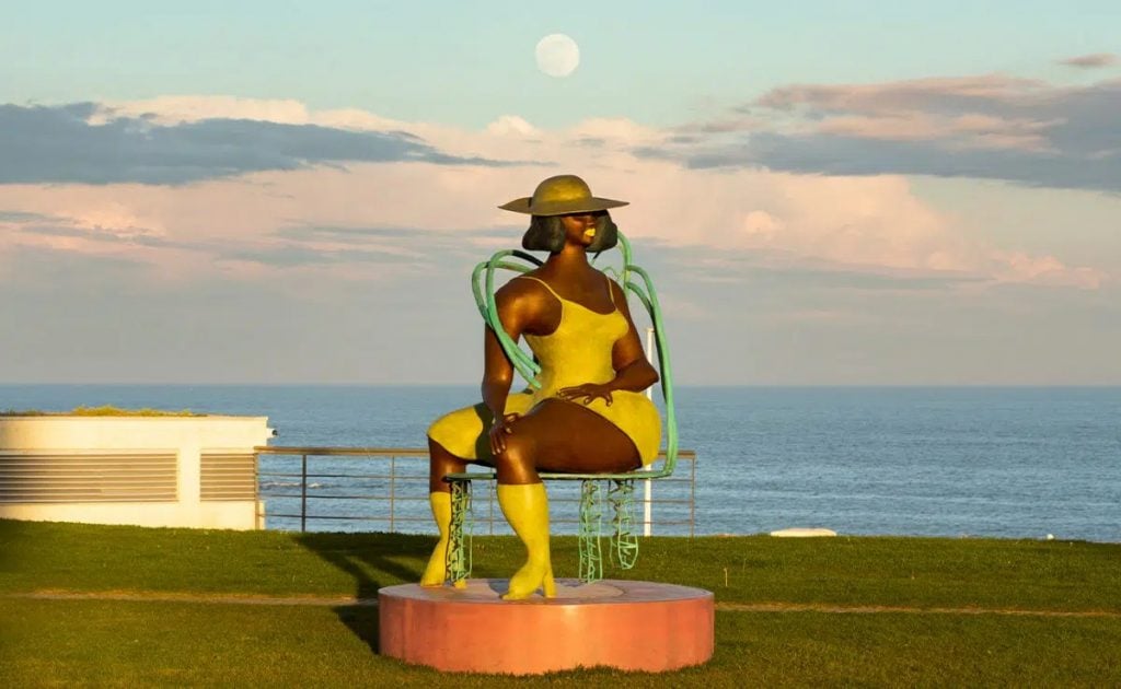 Tschabalala Self, Seated (2023), installation view, De la Warr Pavilion, Bexhill-on-Sea. Photo by Thierry Bal, courtesy of the De la Warr Pavilion, Bexhill-on-Sea.