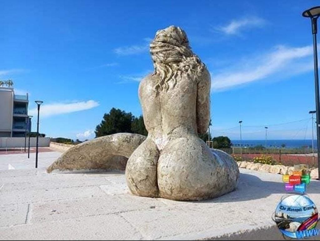 Il Mare (2023). The sculpture by Luigi Rosso art school students, has been criticized for its large boobs and butt. Photo courtesy of Monopoli Times.