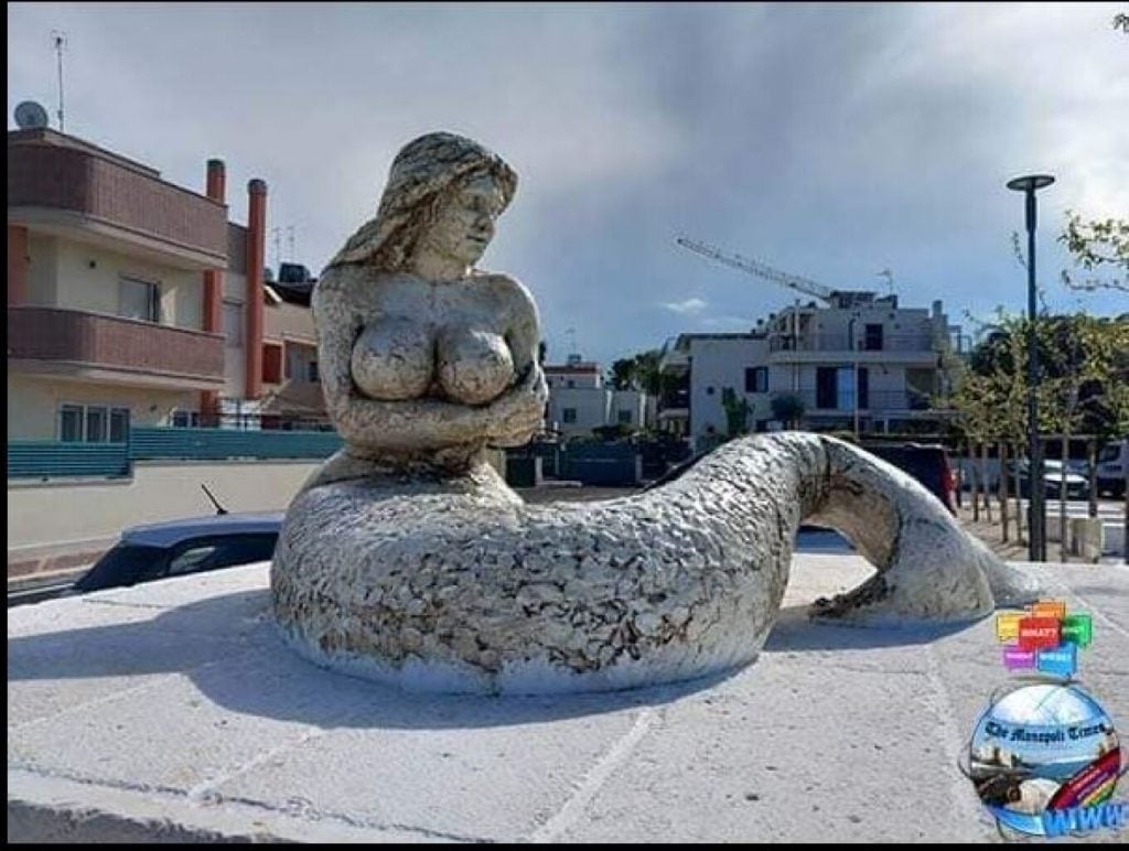 <em>Il Mare</em> (2023). The sculpture by Luigi Rosso art school students, has been criticized for its large boobs and butt. Photo courtesy of <em>Monopoli Times</em>. 