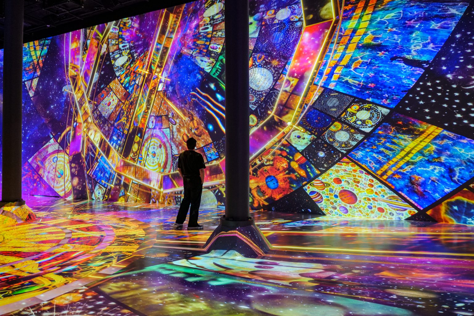 Artechouse’s New Immersive Show Weaves NASA Imagery Into a Psychedelic ...