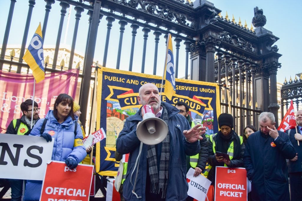 Mick Whelan, general secretary of the Associated Society of Locomotive Engineers and Firemen speaks at the Public and Commercial Services (PCS) union picket outside British Museum in London during a strike in February 2023. Photo by Vuk Valcic/SOPA Images/LightRocket via Getty Images.