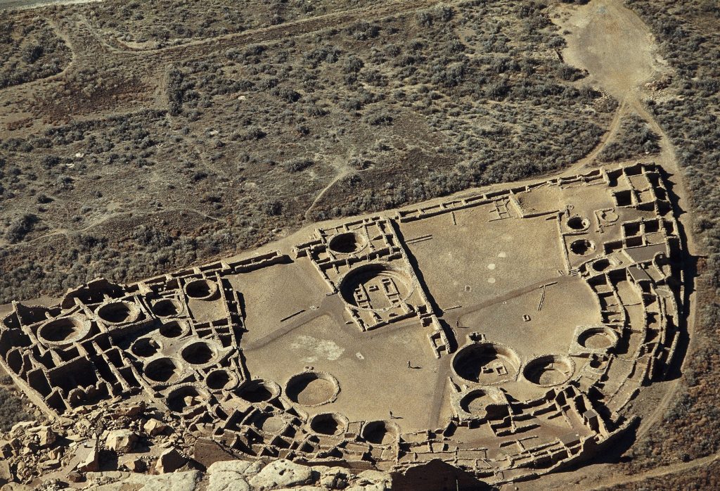 View of the ancient settlement of Anasazi, Chaco Ruins Culture National Park, Chetro Ketl, 11th century, Chaco Canyon, New Mexico, United States of America. Anasazi civilization. Photo by DeAgostini/Getty Images.