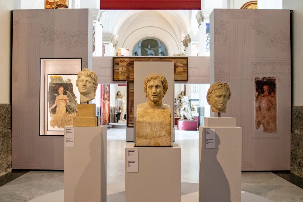 Installation view of “Alexander the Great and the East.” Courtesy of MANN.