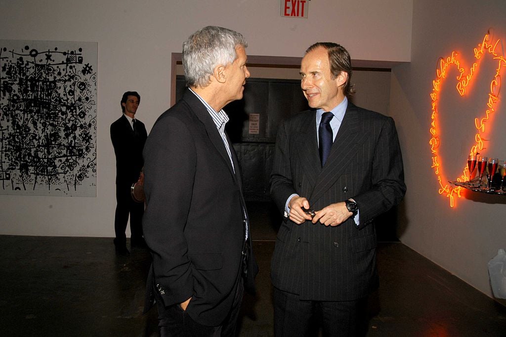 Larry Gagosian and Simon de Pury attend Dinner in honor of Princess Gloria von Thurn und Taxis hosted by Simon de Pury at Phillips de Pury & Company on November 5, 2005 in New York City. Photo by Clint Spaulding/Patrick McMullan via Getty Images.