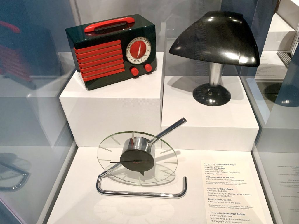"Patriot" radio, Electric Clock, and Desk lamp, model no. 114 