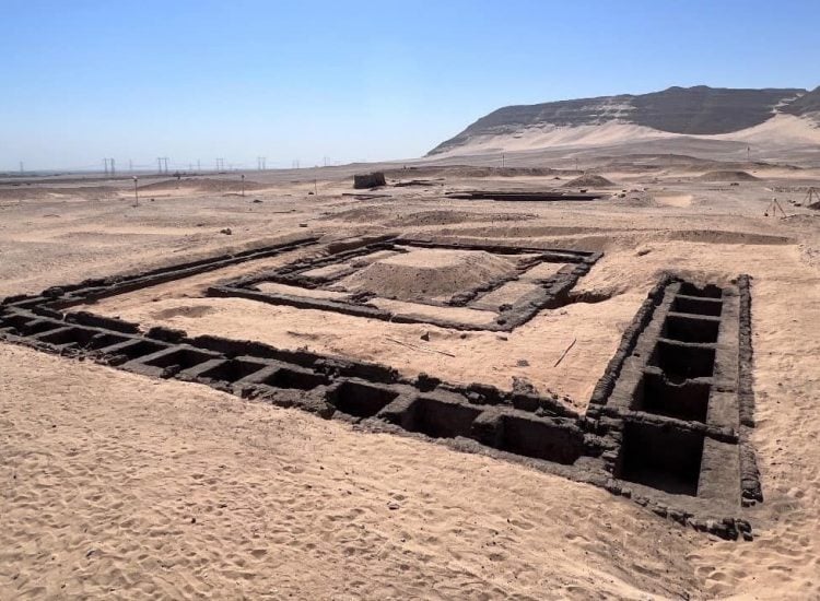 Archaeologists Excavating the Tomb of Egypt’s First Female Pharaoh ...