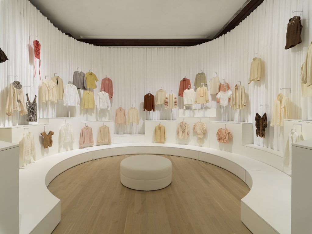 "Mood of the moment: Gaby Aghion and the house of Chloé" at the Jewish Museum, NY, October 13, 2023-February 18, 2024. Photo by Dario Lasagni. Image courtesy the Jewish Museum, NY.