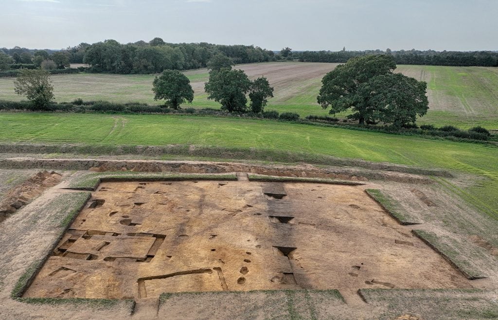1400 year old temple or cult house discovered on an English farm