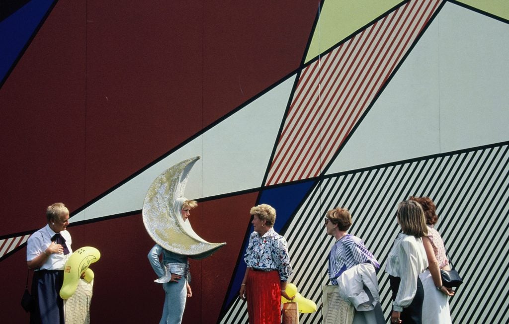 Patrons lining up outside Roy Lichtenstein's Luna Luna Pavilion at Luna Luna in Hamburg, Germany, 1987. Photo courtesy of Luna Luna.