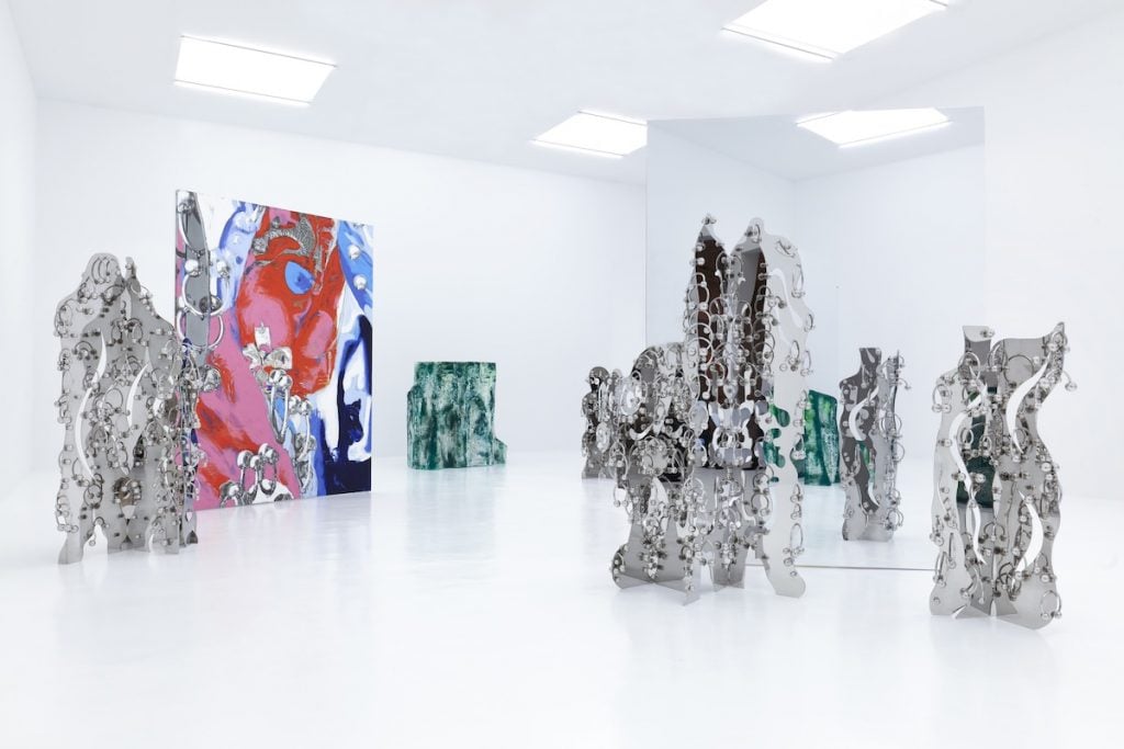 Installation view of “Donna Huanca: SCAR TISSUE (BLURRED EARTH)” at Farschou New York, October 21, 2023 – July 14, 2024. Photo: Thomas Mueller. Courtesy of the artist, Peres Projects, and Farschou New York.