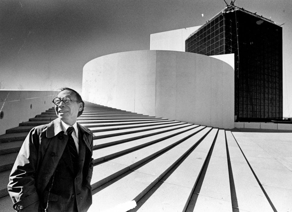 Architect I.M. Pei stands outside the John F. Kennedy Presidential Library and Museum in Boston, which he designed, on October 16, 1979. (Photo by Ted Dully/The Boston Globe via Getty Images)