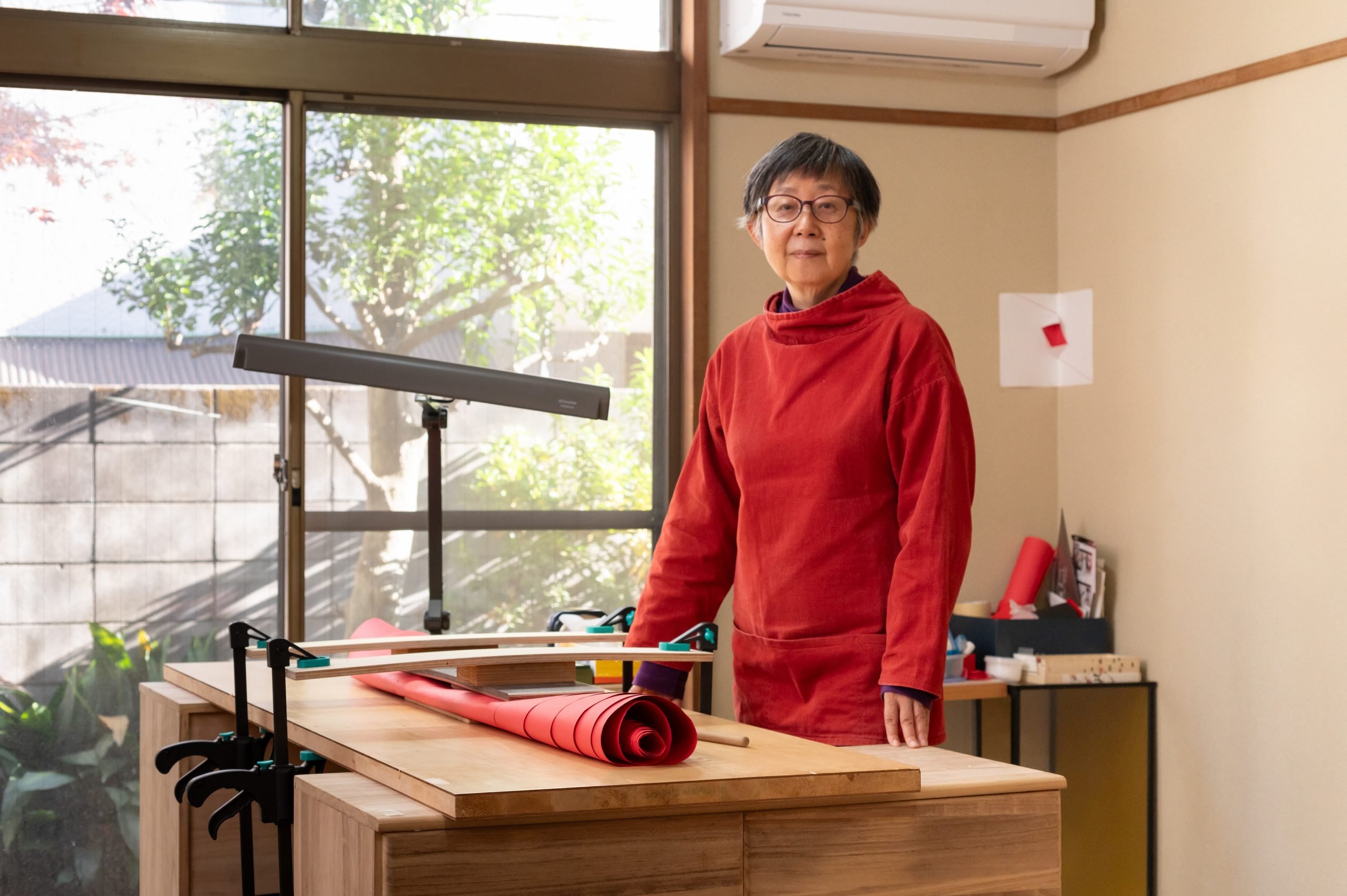 Portrait of Yoko Terauchi in the studio. Photo by Akira Oya.