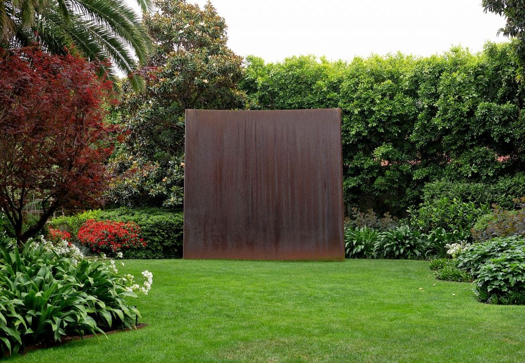 Richard Serra, <em>L.A. Cone</em> (1986). 