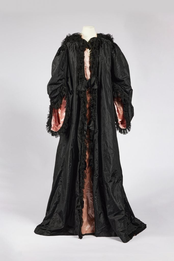 Opera cloak worn by Lady Sassoon, c.1895. Private Collection © Houghton Hall