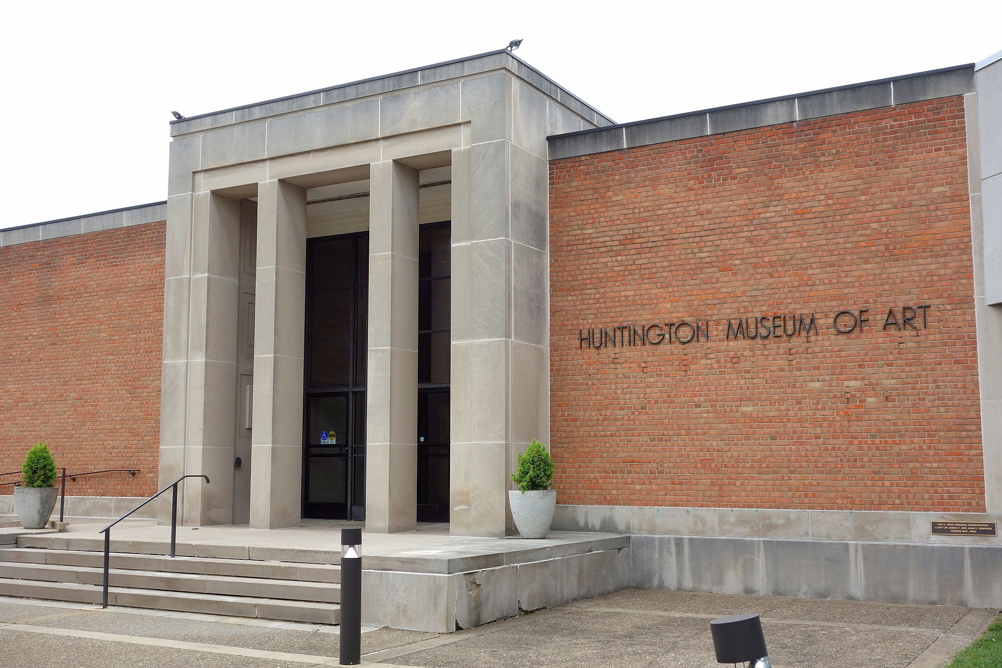 The red brick exterior of West Virginia's Huntington Museum of Art.