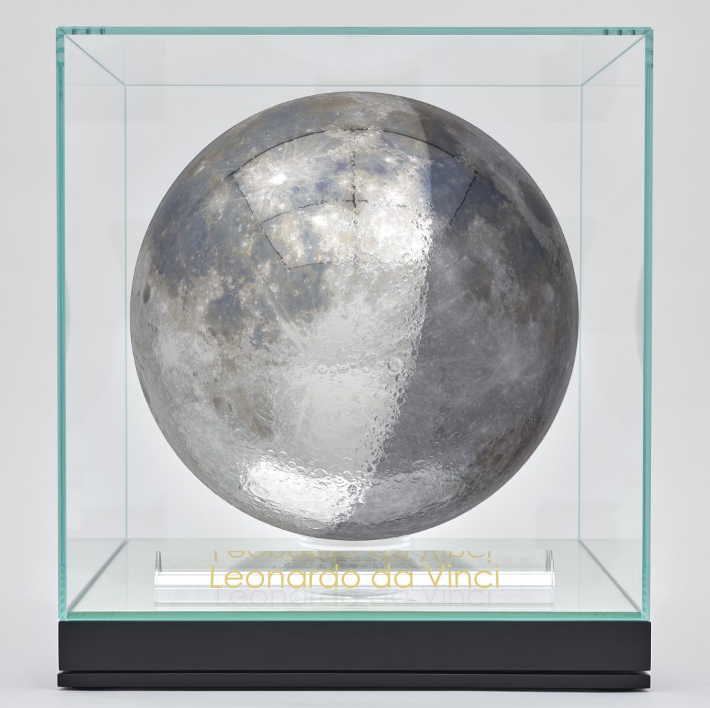 jeff koons rendering of a moon in silver