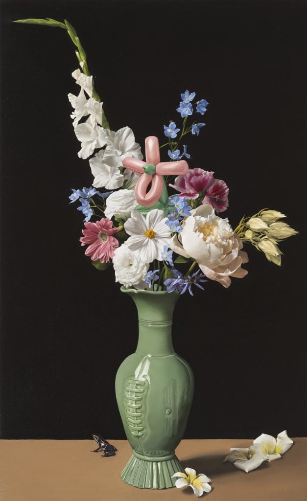 painting of flowers in the neo-celadon ball shaped bottle