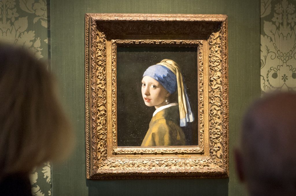 photograph of the painting girl with a pearl earring