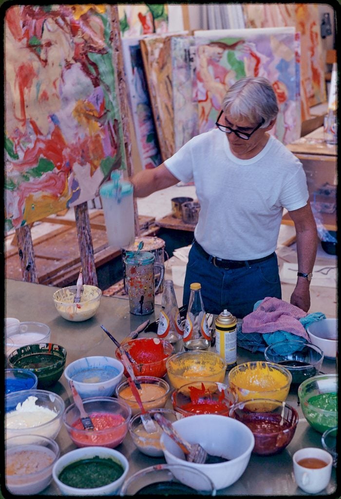 an image of artist Willem de Kooning in his East Hampton studio in 1971