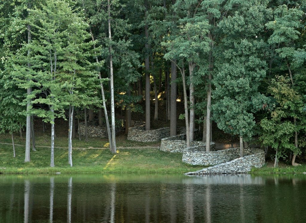 Andy Goldsworthy, Storm King Wall (1997–98). © Andy Goldsworthy