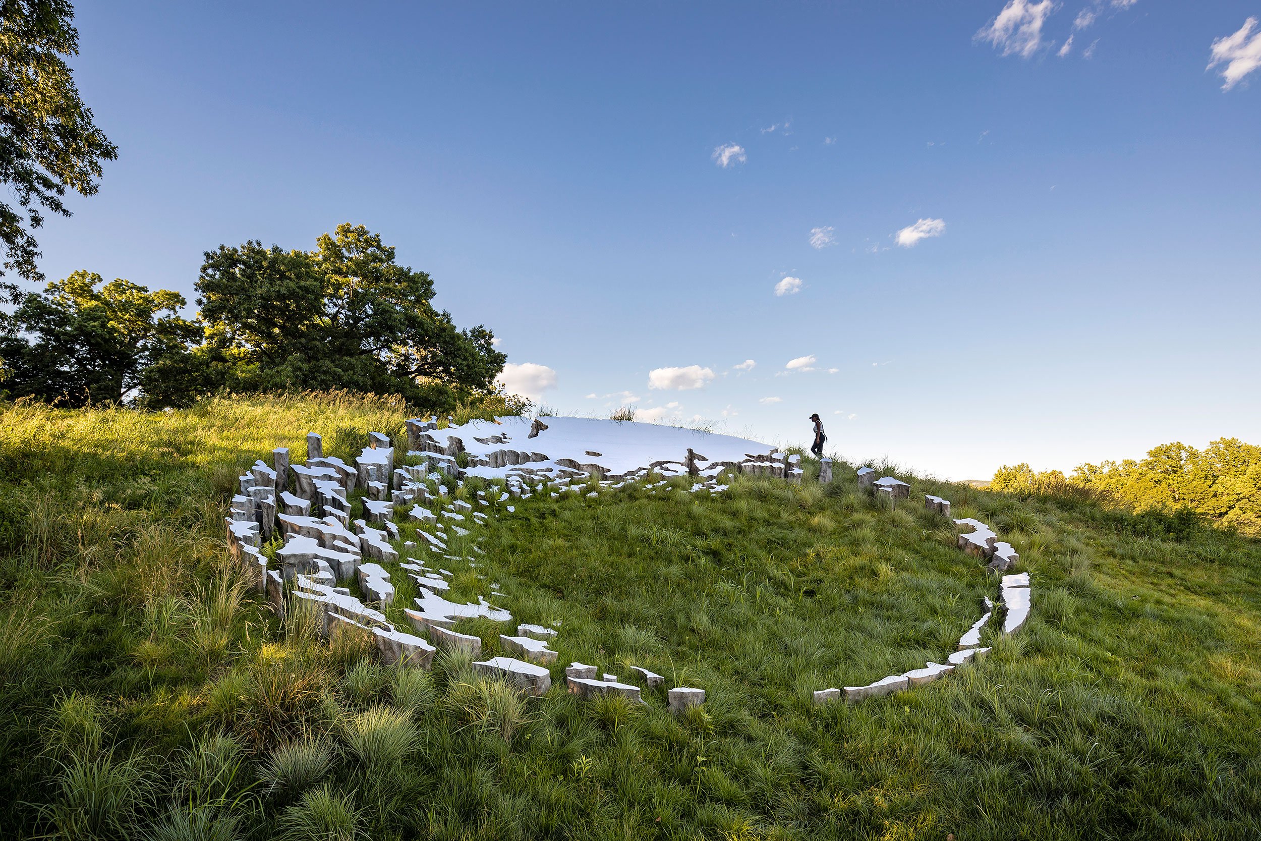 Sarah Sze, Fallen Sky (2021). Storm King Art Center, Mountainville, NY. © Sarah Sze