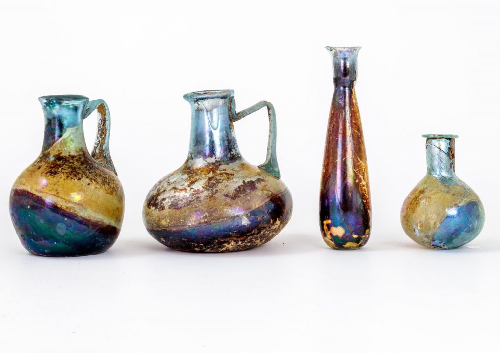 A selection of glass vessels found in Nîmes.